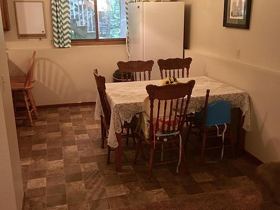 5th image of 1092 Shryer Ave W