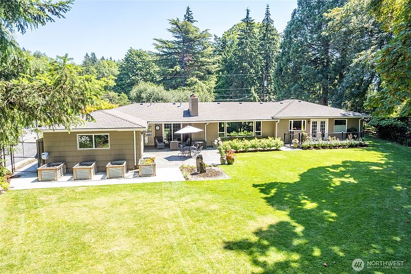 5th image of 2927 Madrona Drive