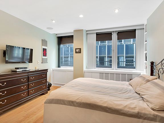 4th image of 130 Water St APT 10D