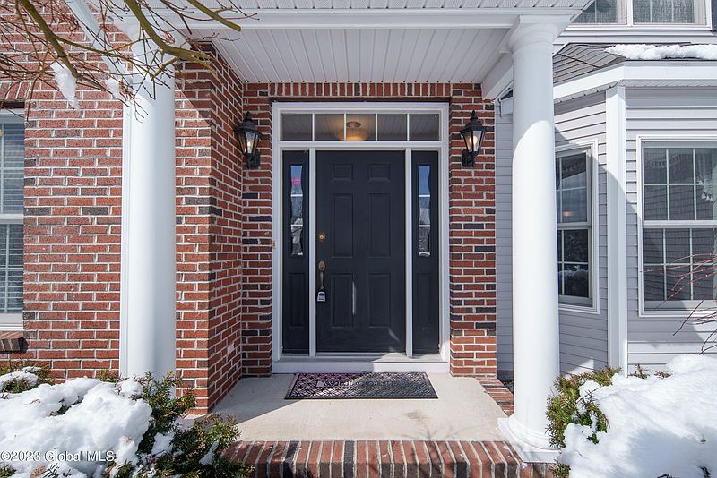 2nd image of 25 Devonshire Way