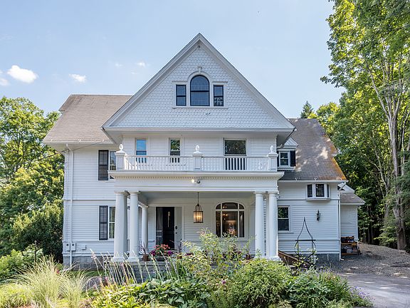 480 Main Street South