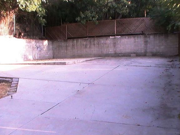 5th image of 608 Redfield Ave