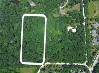 2150 W Saunders Rd, Lake Forest, IL 60045