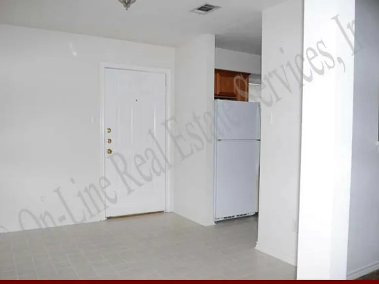 2329 Pronghorn Ln #B — Photo 4