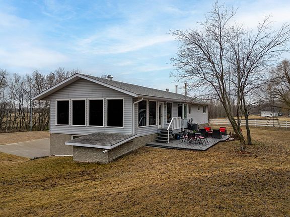 3rd image of 52308 Range Rd #225-E