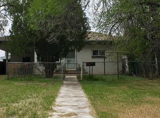 704 W 4th St, La Junta, CO 81050