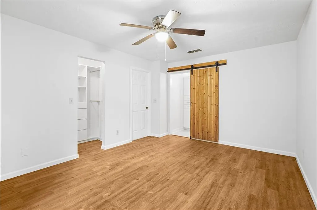 2 bed, 2.0 bath, 1100 sqft, $1,800 — Photo 2