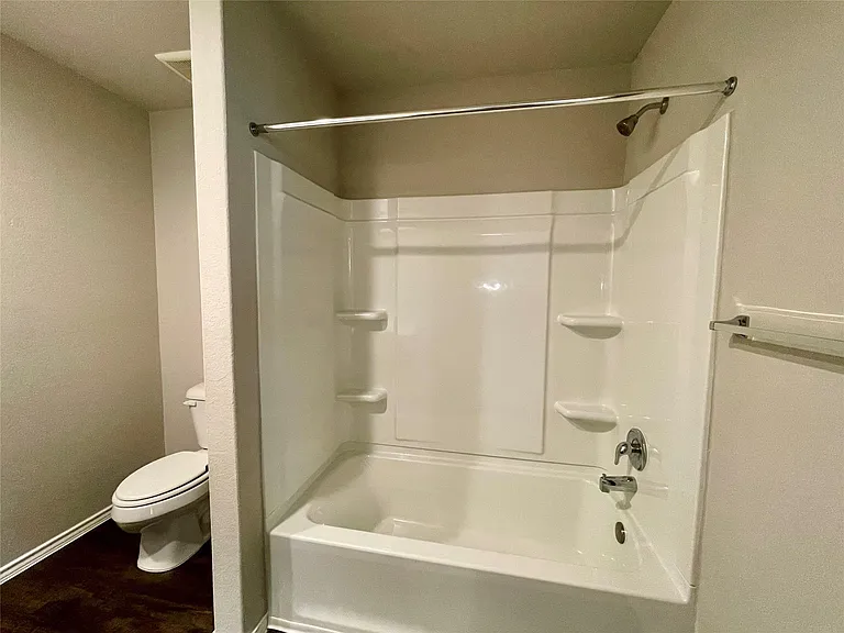 231 Valmet Dr — Photo 22