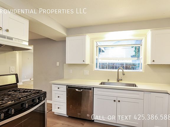 5th image of 20709 36th Ave W