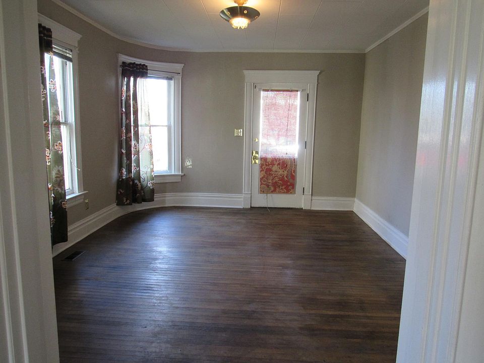 2nd image of 1515 W Jefferson St
