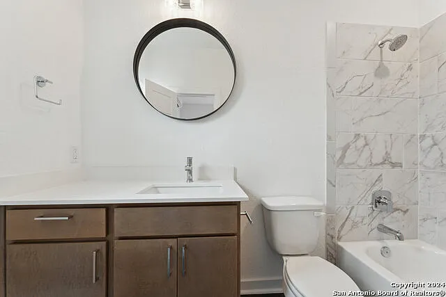 3214 N Elmendorf St — Photo 20