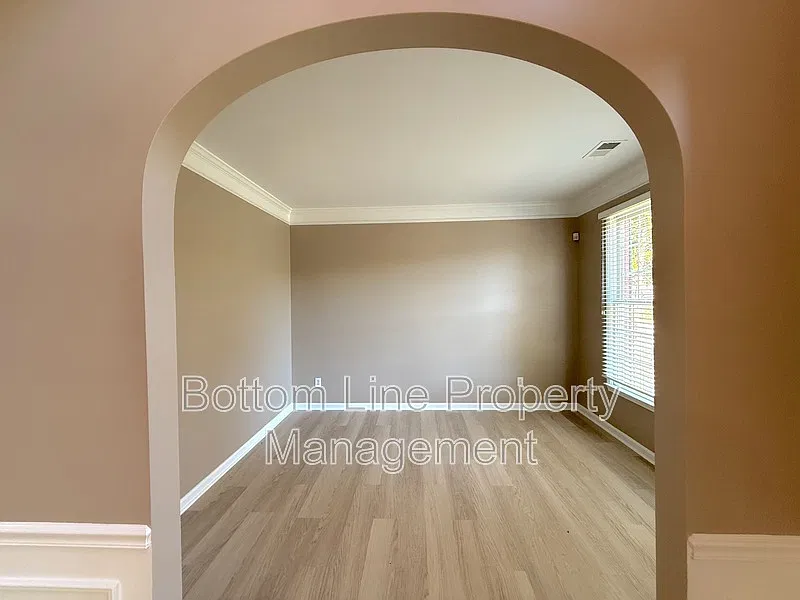 3 bed, 2.5 bath, 2100 sqft, $2,095 — Photo 4
