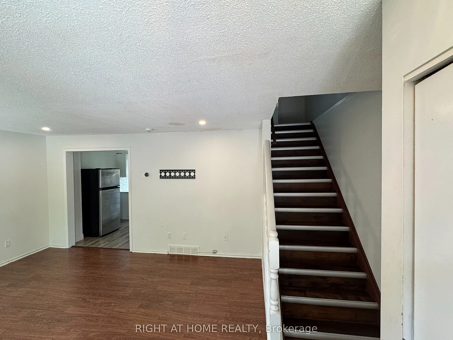 3 bed, $2,200 — Photo 3