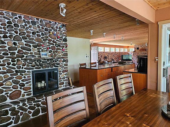4th image of 6458 Hayden Lake Road