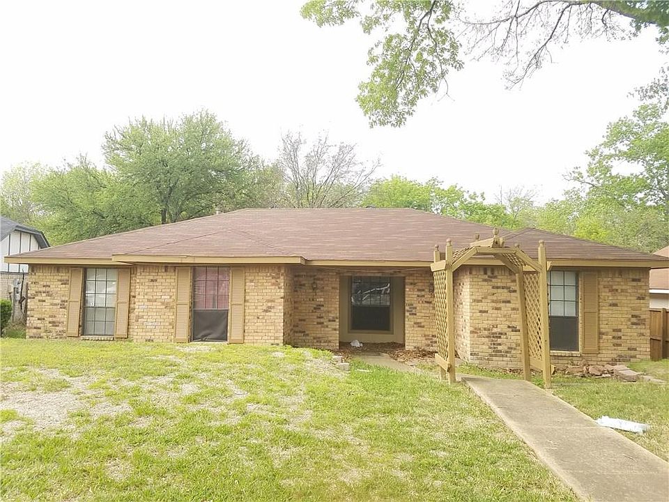 1st image of 706 Maple Glen Dr