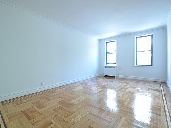 3rd image of 92 E 208th St APT 6A