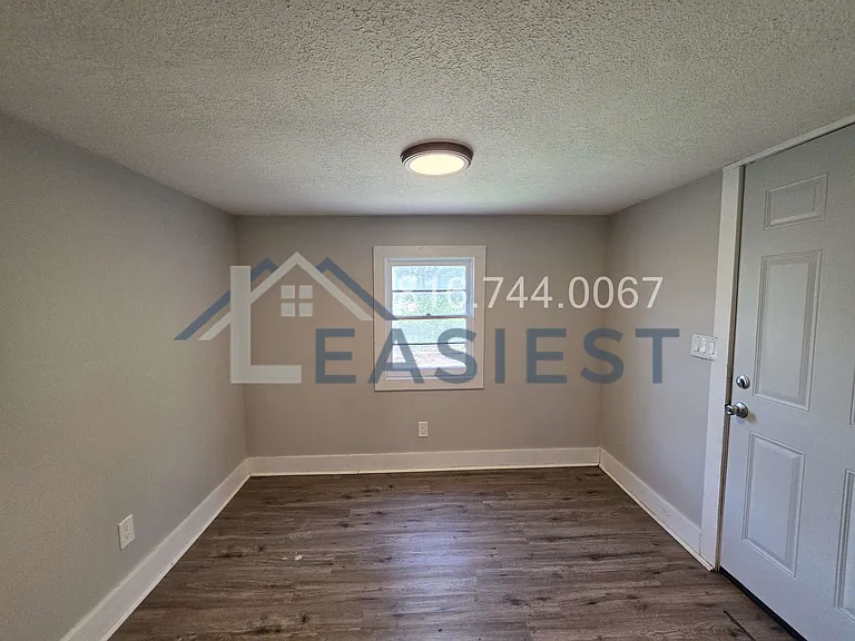 1209 College Ave — Photo 23