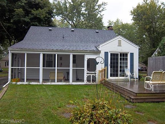 2nd image of 1415 Lakeway Ave