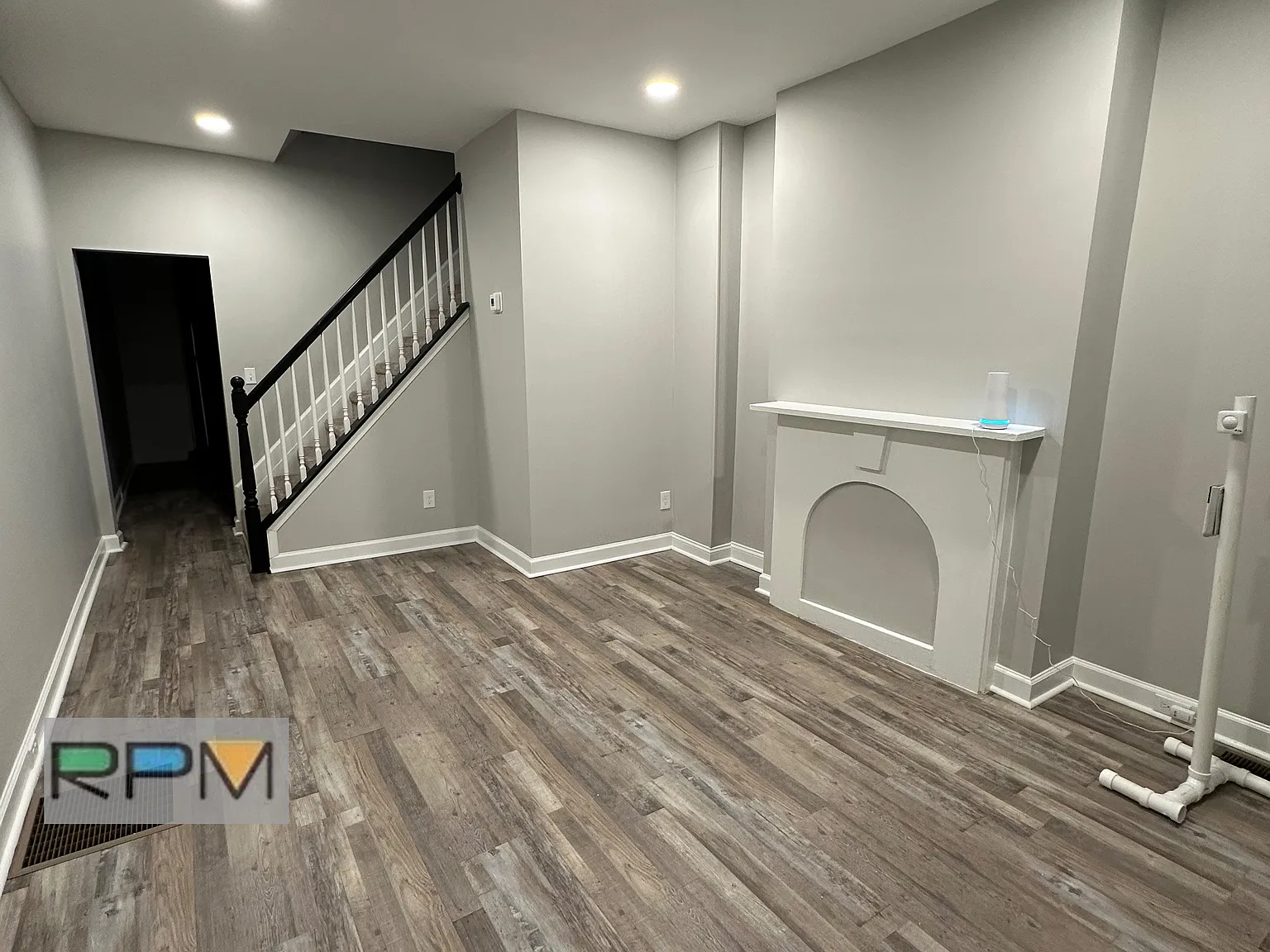 3 bed, 1.0 bath, $2,400 — Photo 2