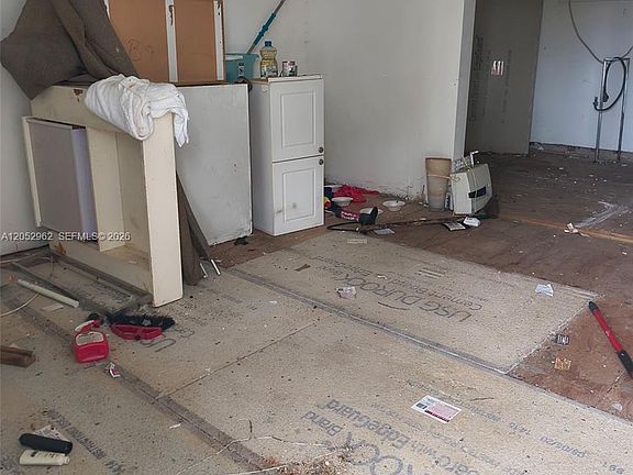 3rd image of 214 N 61st Ter