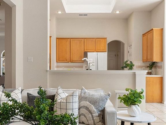 4th image of 5721 Trelawney Ln