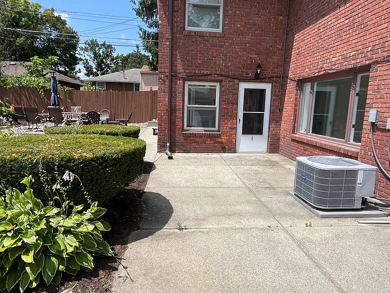 44 Highland Ave #1 — Photo 3
