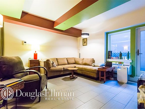 5th image of 59 Hawthorne St APT 1B