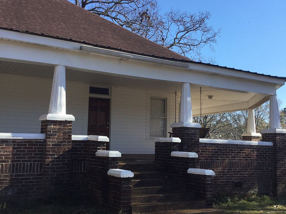 Huge front porch!