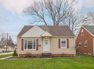 1351 Commonwealth Ave, Mayfield Heights, OH 44124