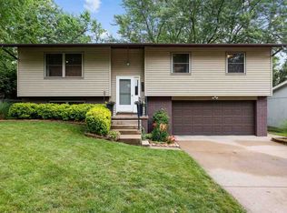 812 Keswick Dr, Iowa City, IA 52246