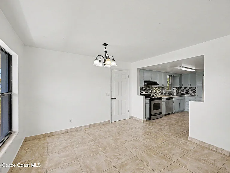 2292 Lakeview Dr — Photo 7