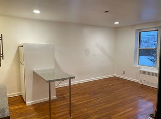 191-08 Station Rd #4, Flushing, NY 11358