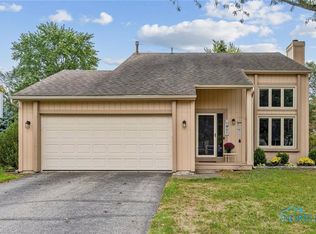 3828 Wheatlands Rd, Sylvania, OH 43560