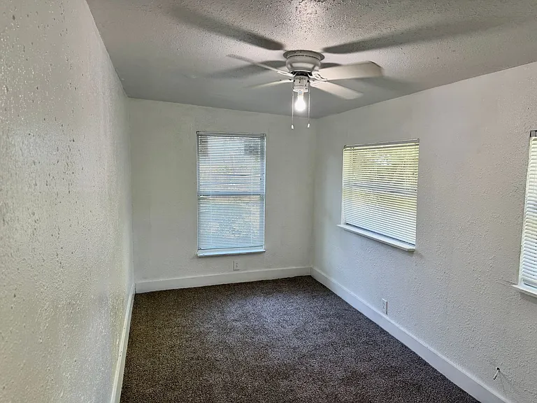 1825 23rd St S — Photo 17