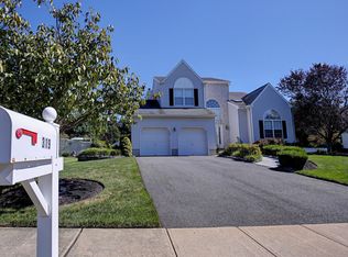 319 Mackenzie Dr, Jackson, NJ