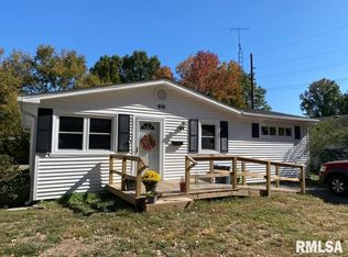 616 S 6th St, Herrin, IL 62948