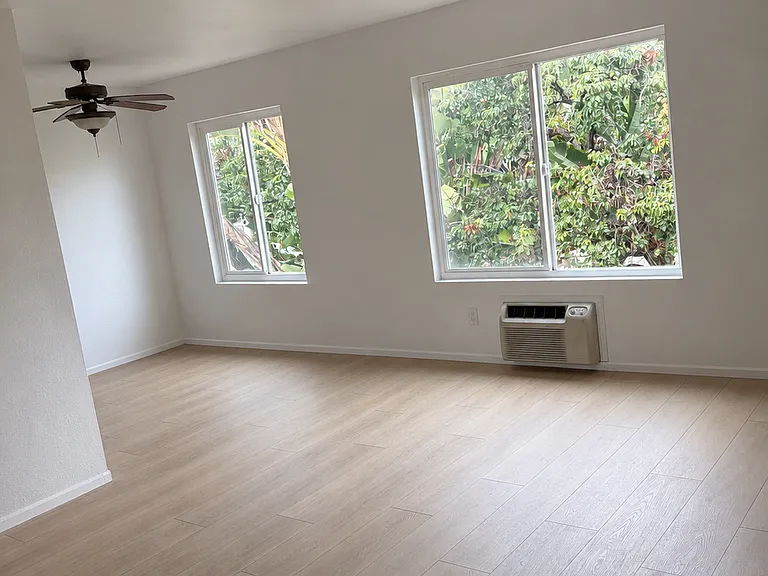 1240 N Broadway #31 — Photo 6