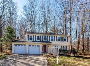 8491 Middle Run Dr, Springfield, VA 22153