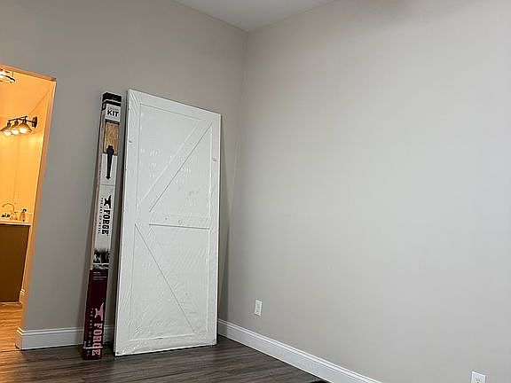 4th image of 1010 Columbia St