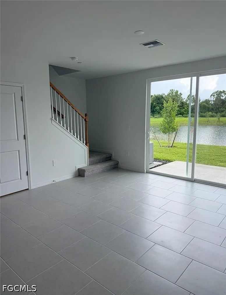 3 bed, 2.5 bath, 1700 sqft, $1,850 — Photo 2