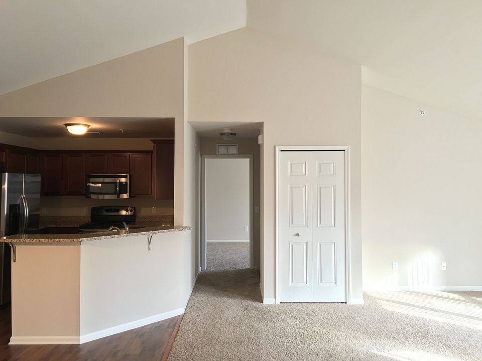 1st image of 49426 E Woods Dr