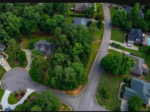 5th image of 255 Lake Ct