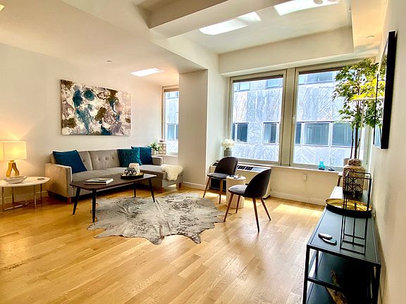 5th image of 90 William St #14FF