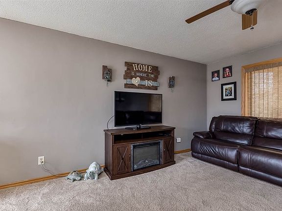 4th image of 610 Cherry Street Ct