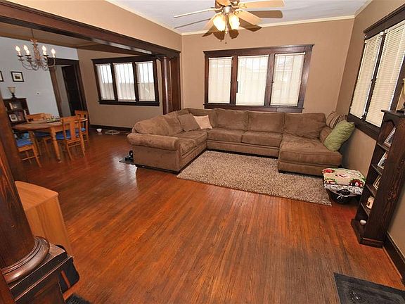 4th image of 106 S 17th St