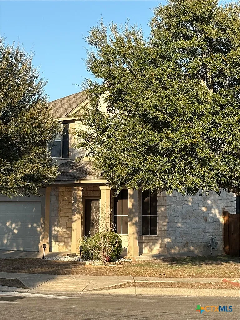 5 bed, 3.5 bath, 2399 sqft, $1,850 — Photo 1