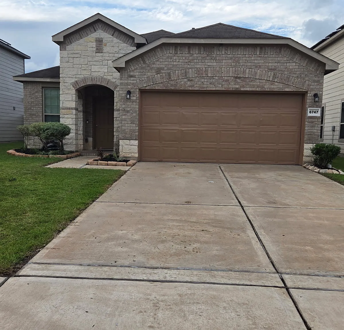 6747 Brimridge Ln — Photo 1