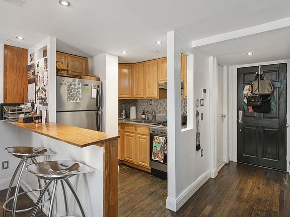 4th image of 218 E 13th St APT 1