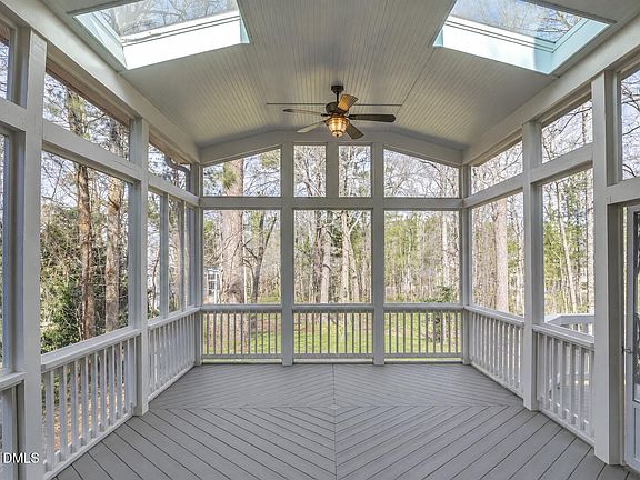 4th image of 103 Withwyndle Ct