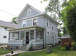 823 S 4th St, Aurora, IL 60505